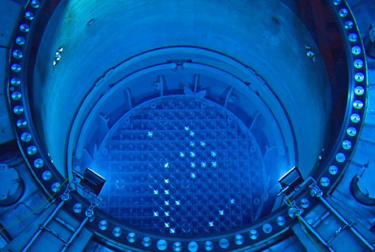 ¿Es la energía nuclear la solución al precio de la luz?